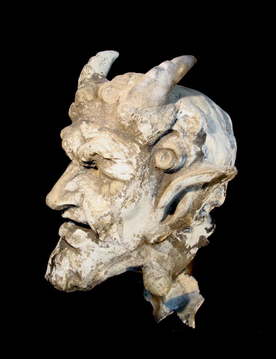 Tête de Satyre, sculpture en métal blanc (plomb étain)-photo-3