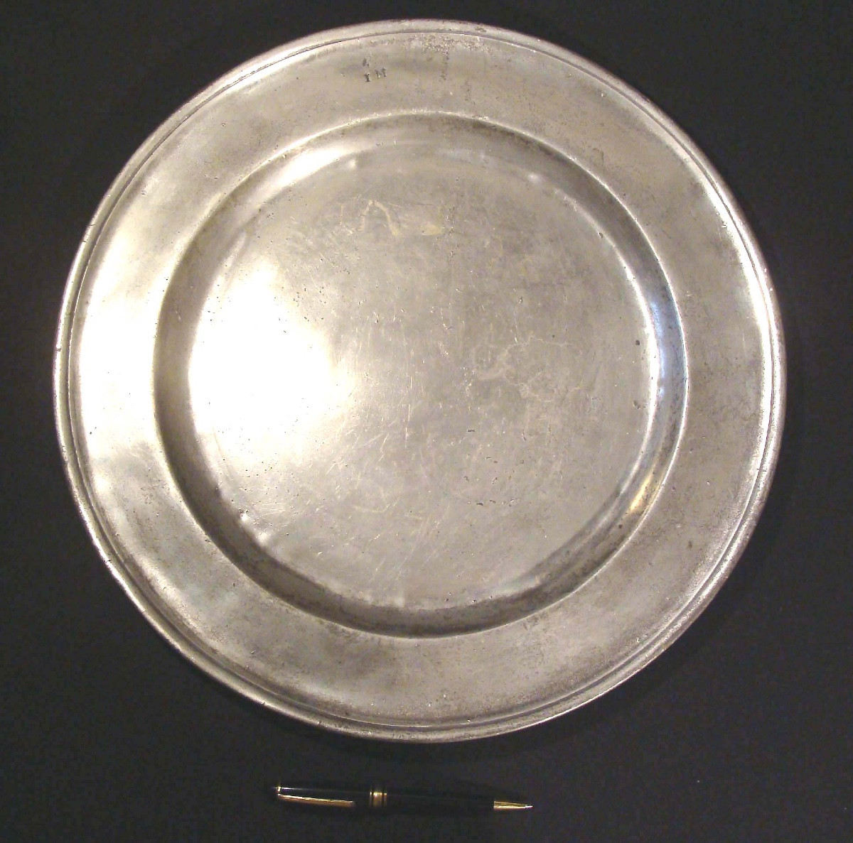 Plat en étain dit à "Venaison"