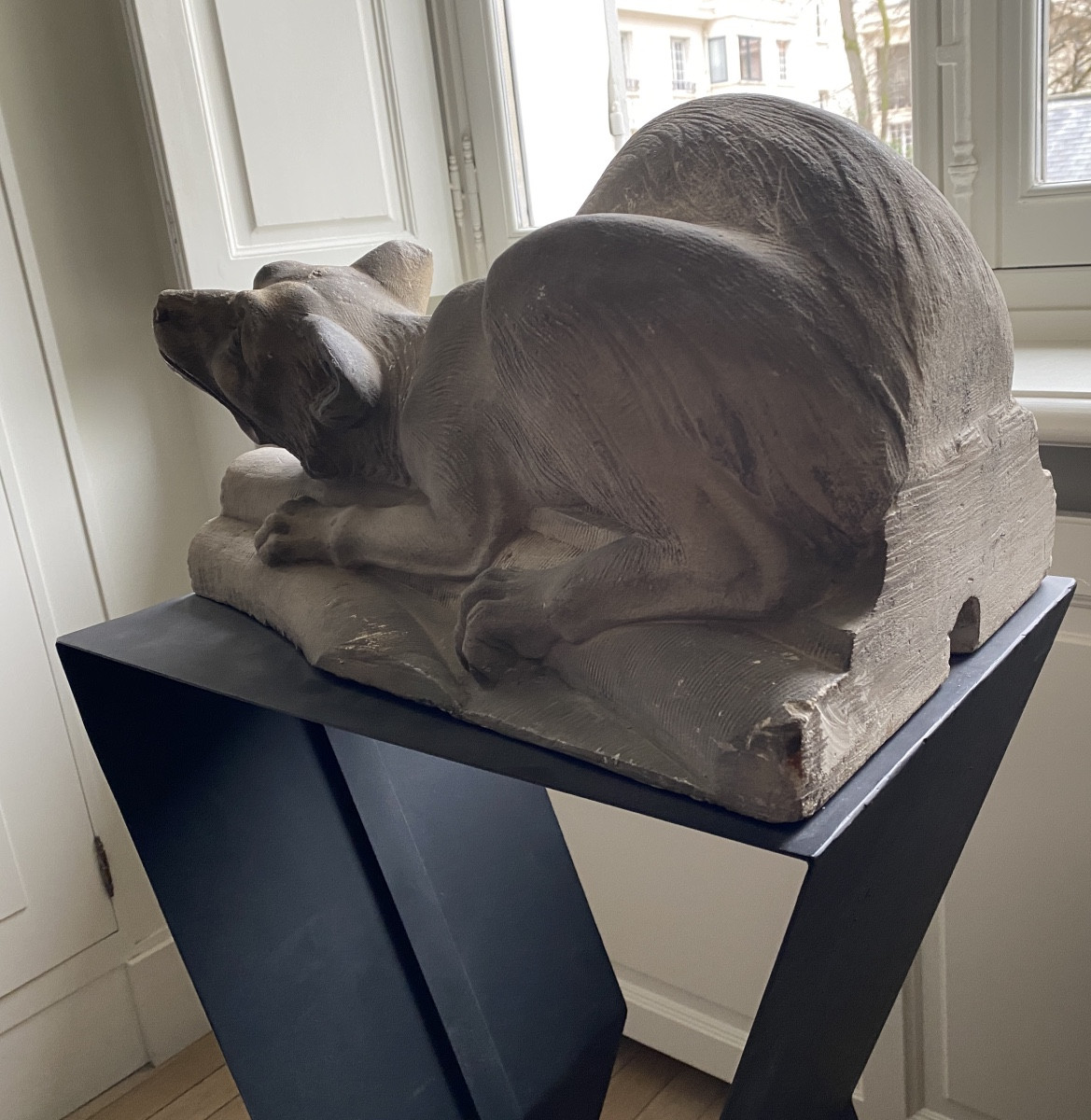 Animal Sculpture In Stone/cement Depicting A Dog-photo-1