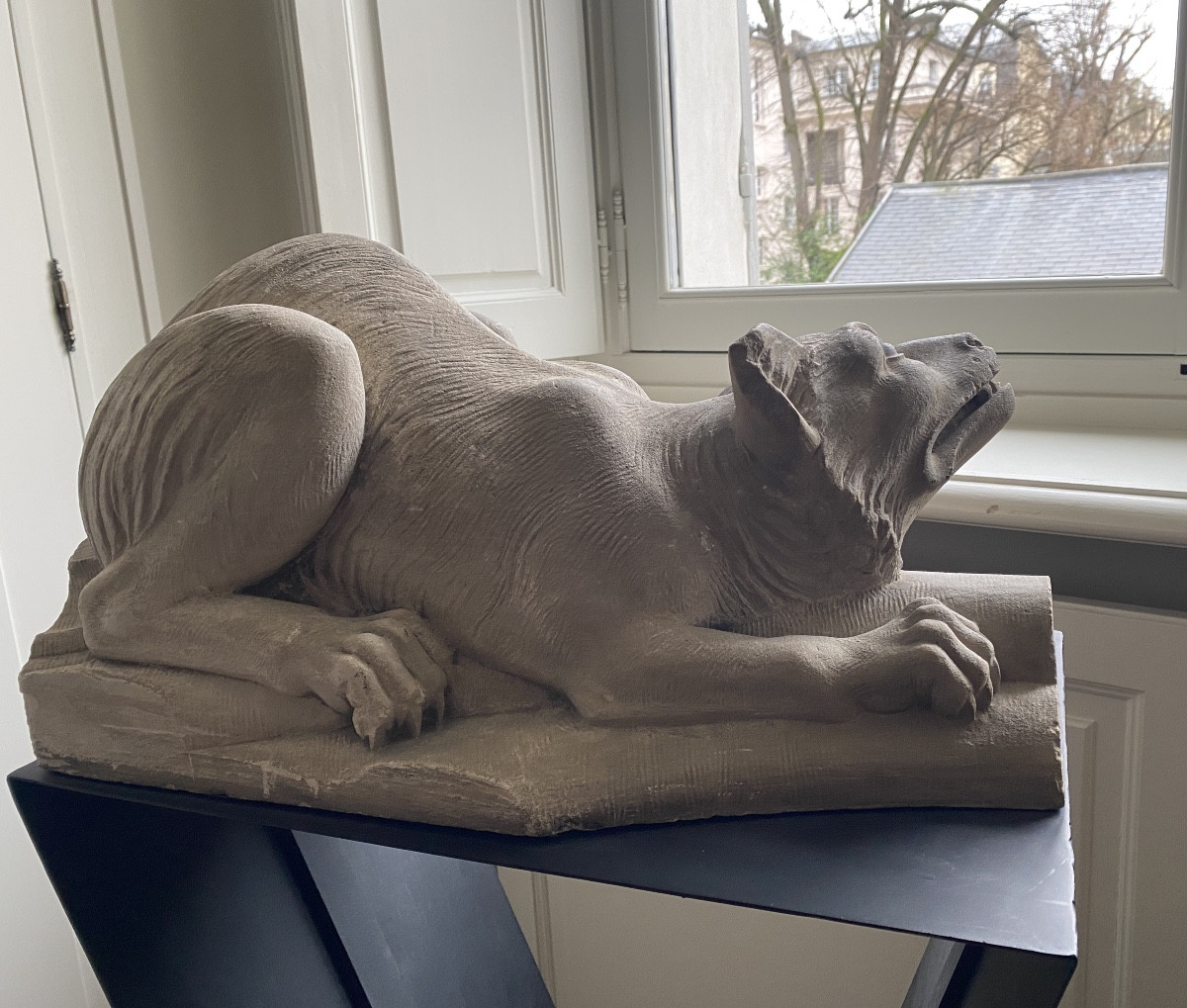 Animal Sculpture In Stone/cement Depicting A Dog-photo-7