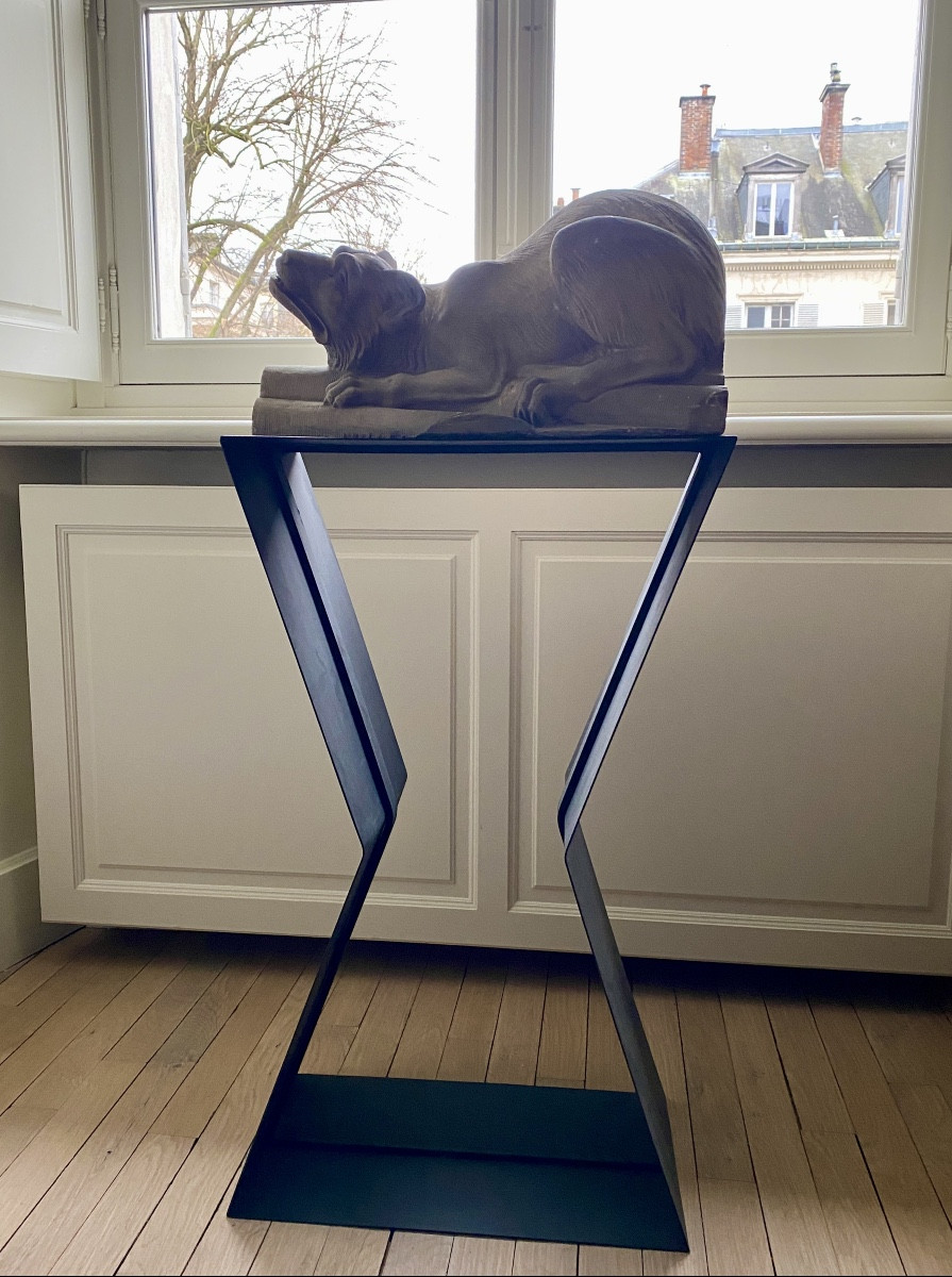 Animal Sculpture In Stone/cement Depicting A Dog