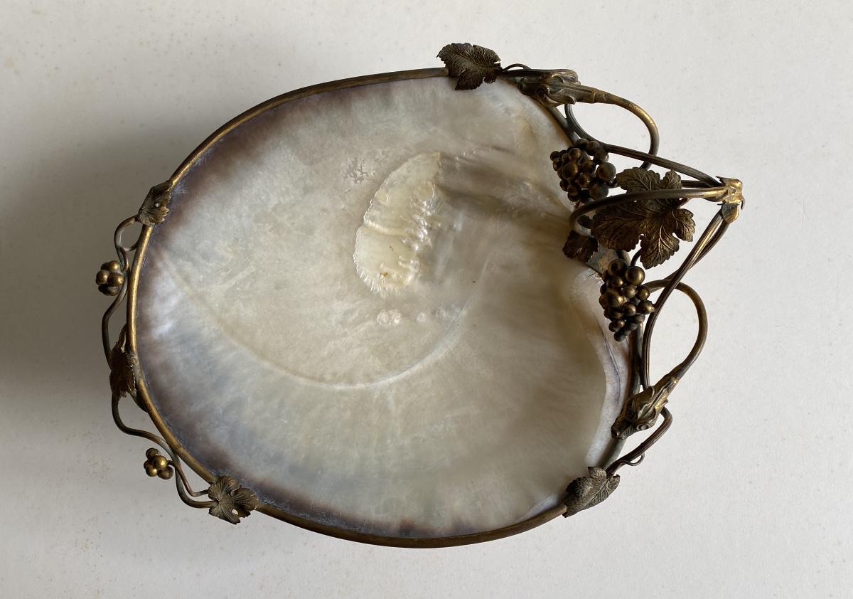 Trinket Dish Made From A Pearl Oyster Shell-photo-2