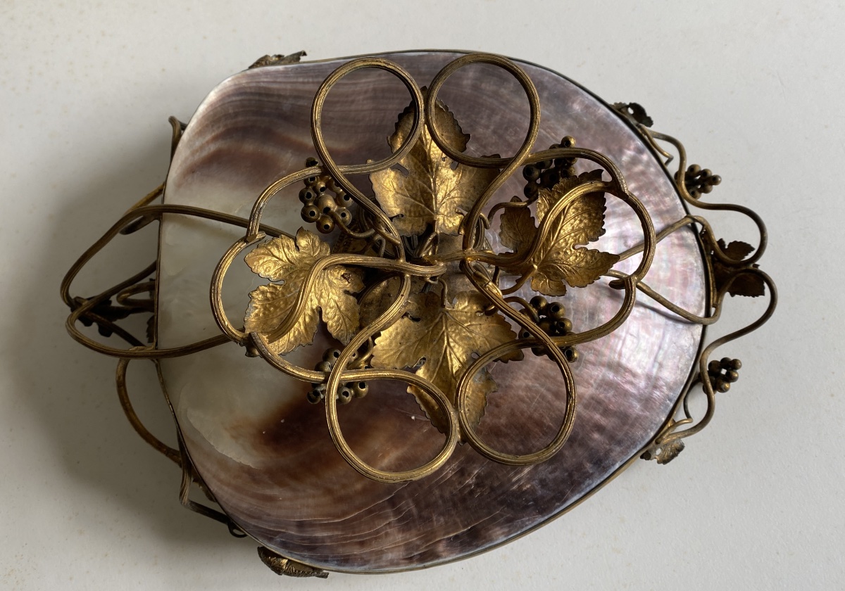 Trinket Dish Made From A Pearl Oyster Shell-photo-4