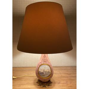 Lampe en porcelaine à décor du Kremlin 19ème