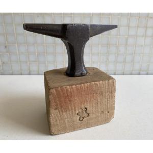 Enclume d'orfèvre en fer forgé