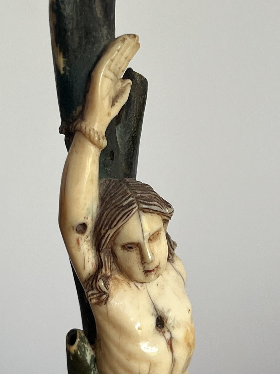 SAINT SEBASTIEN EN IVOIRE SCULPTE EN RONDE-BOSSE, GOA XVIIEME SIECLE.-photo-7