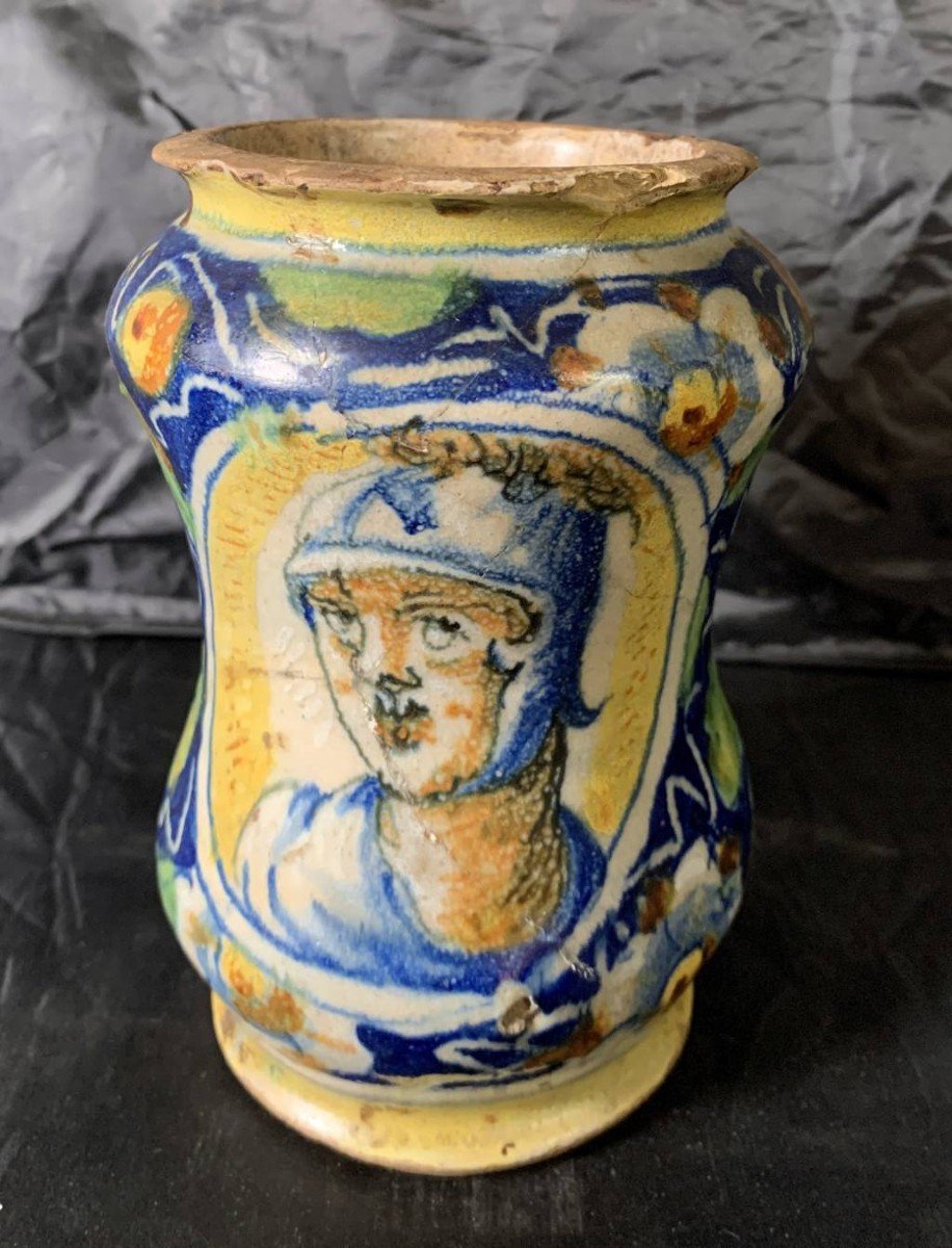 Painted Majolica Albarello - Soldier. Venice, Workshop Of Mastro Domenico, 16th Century.-photo-2