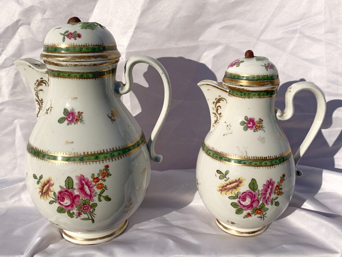Paire De Cafetières En Porcelaine. Vienne, Début Du XIXe Siècle.-photo-1