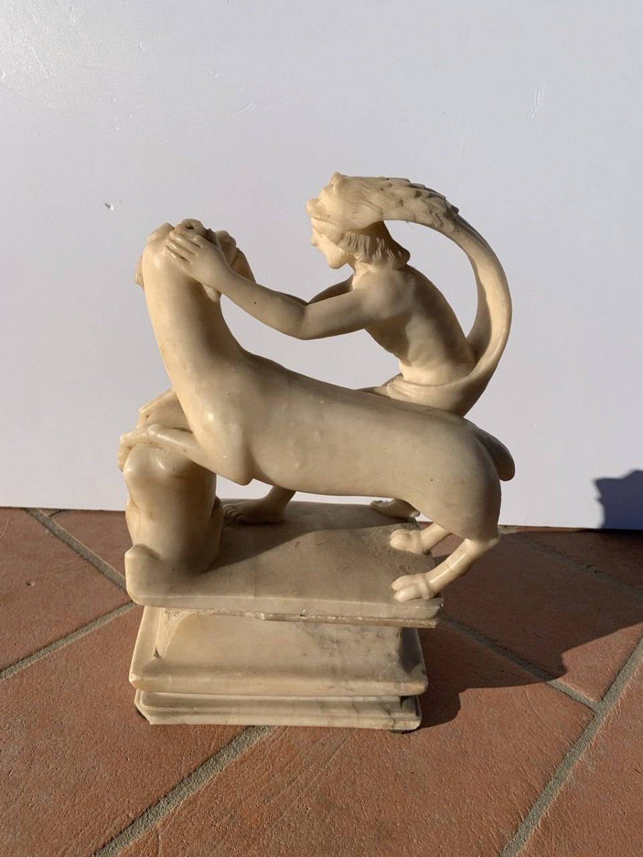 Sculpture en albâtre sculpté - Hercule et le taureau crétois. Rome, XVIIe siècle.-photo-2