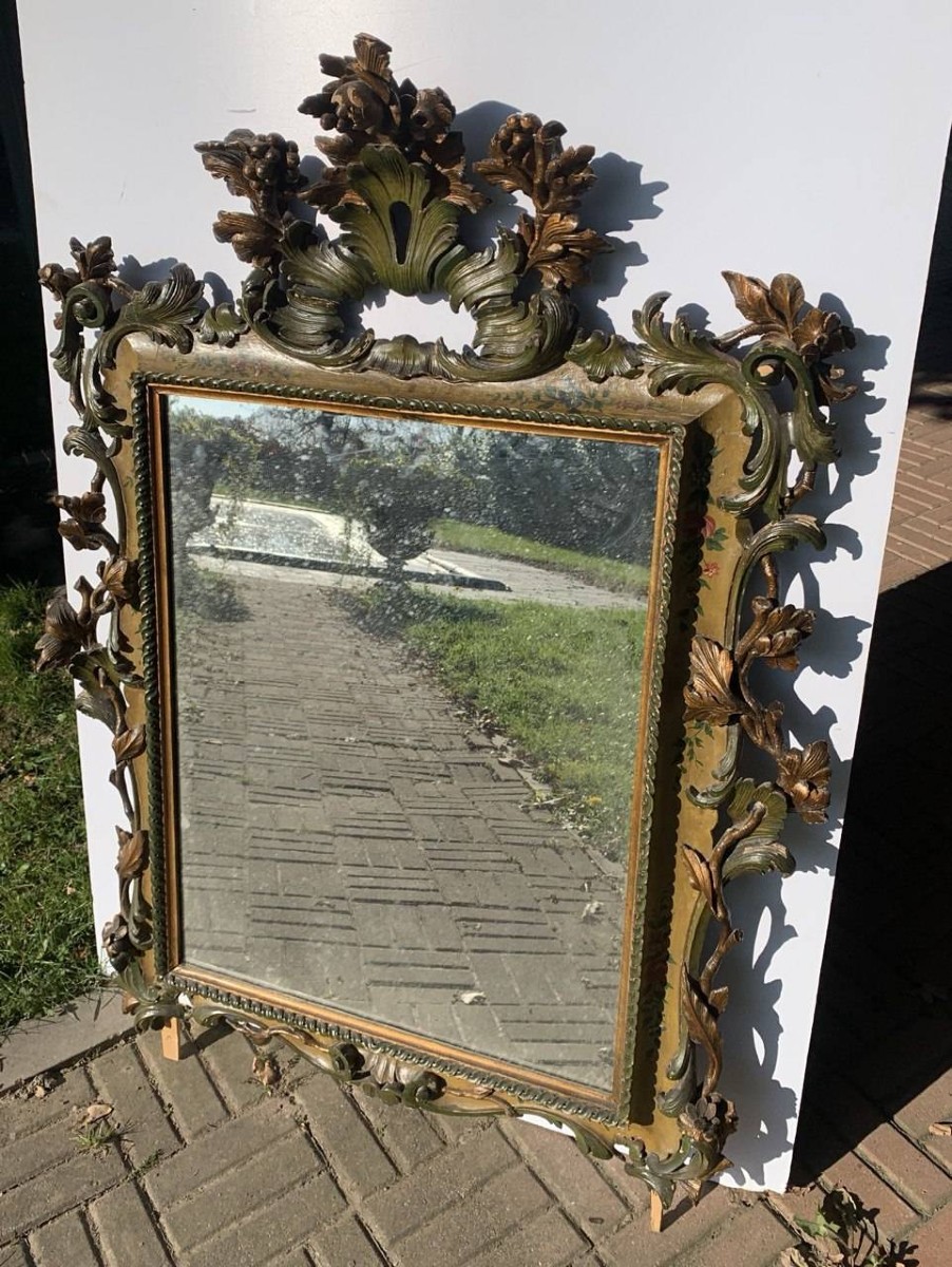 Carved, Lacquered And Painted Wooden Mirror. Venice, 19th Century.-photo-3