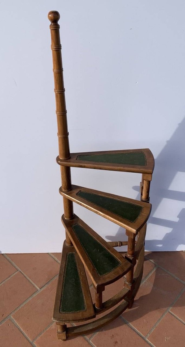 Four-step Library Ladder. Italy, 19th Century.-photo-3