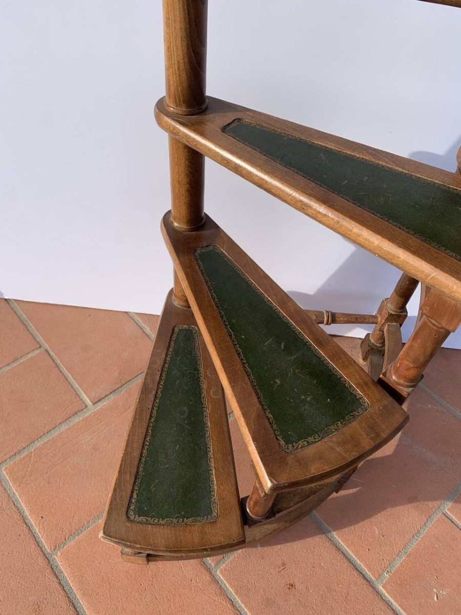 Four-step Library Ladder. Italy, 19th Century.-photo-4