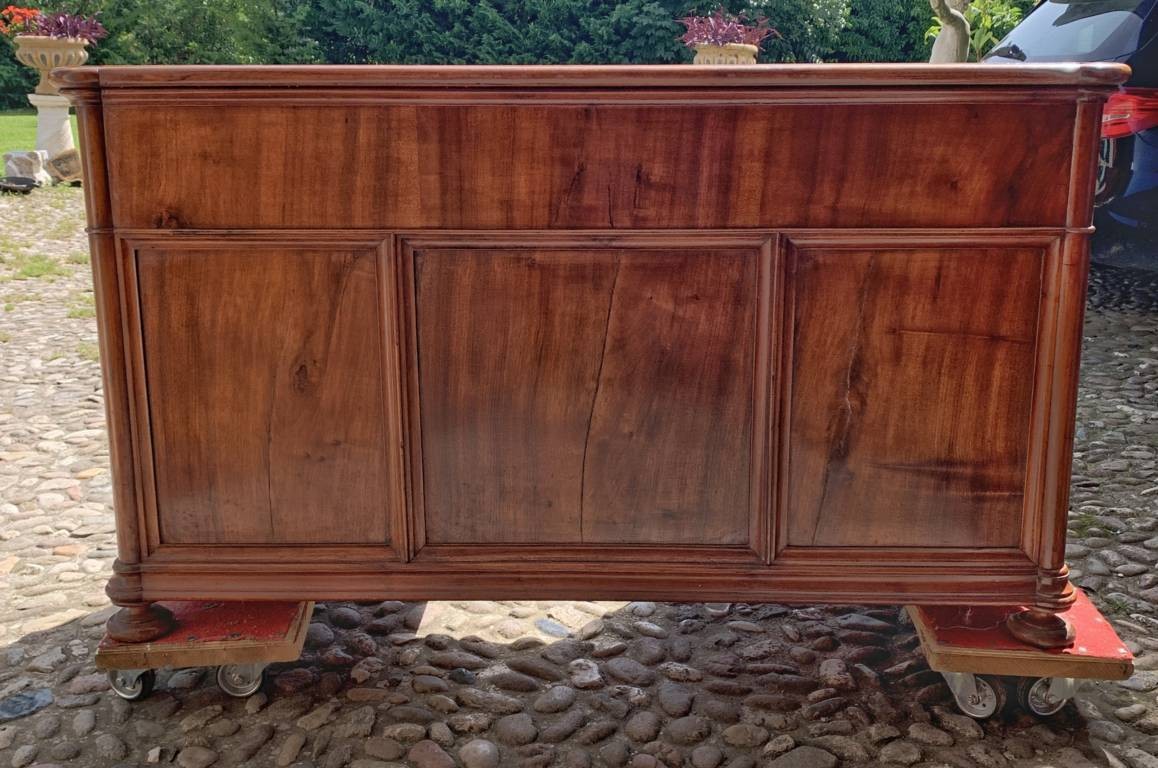 Bureau banc en placage de noyer. Italie, première moitié du XIXe siècle.-photo-2