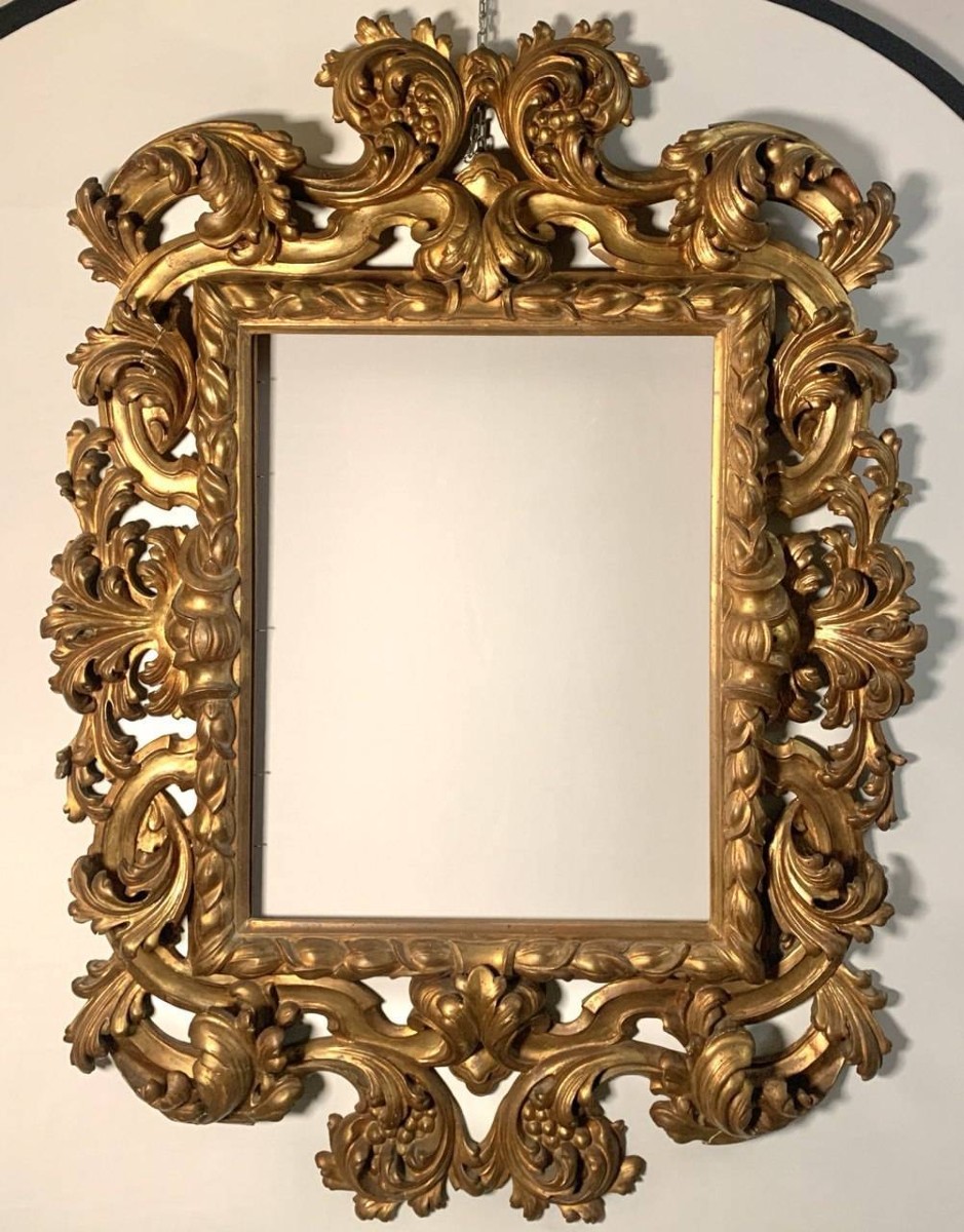Grand cadre de style baroque en bois sculpté et doré. Bologne, fin du XIXe siècle.-photo-3