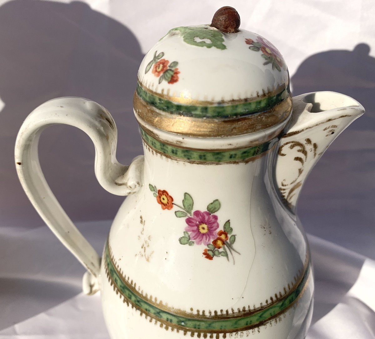 Paire de cafetières en porcelaine. Vienne, début du XIXe siècle.-photo-1