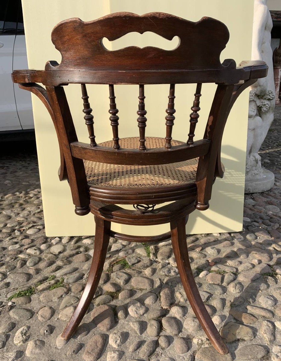Chaise de bureau en bois sculpté. Probablement fabriquée par Thonet, Vienne, début du XX siècle-photo-2