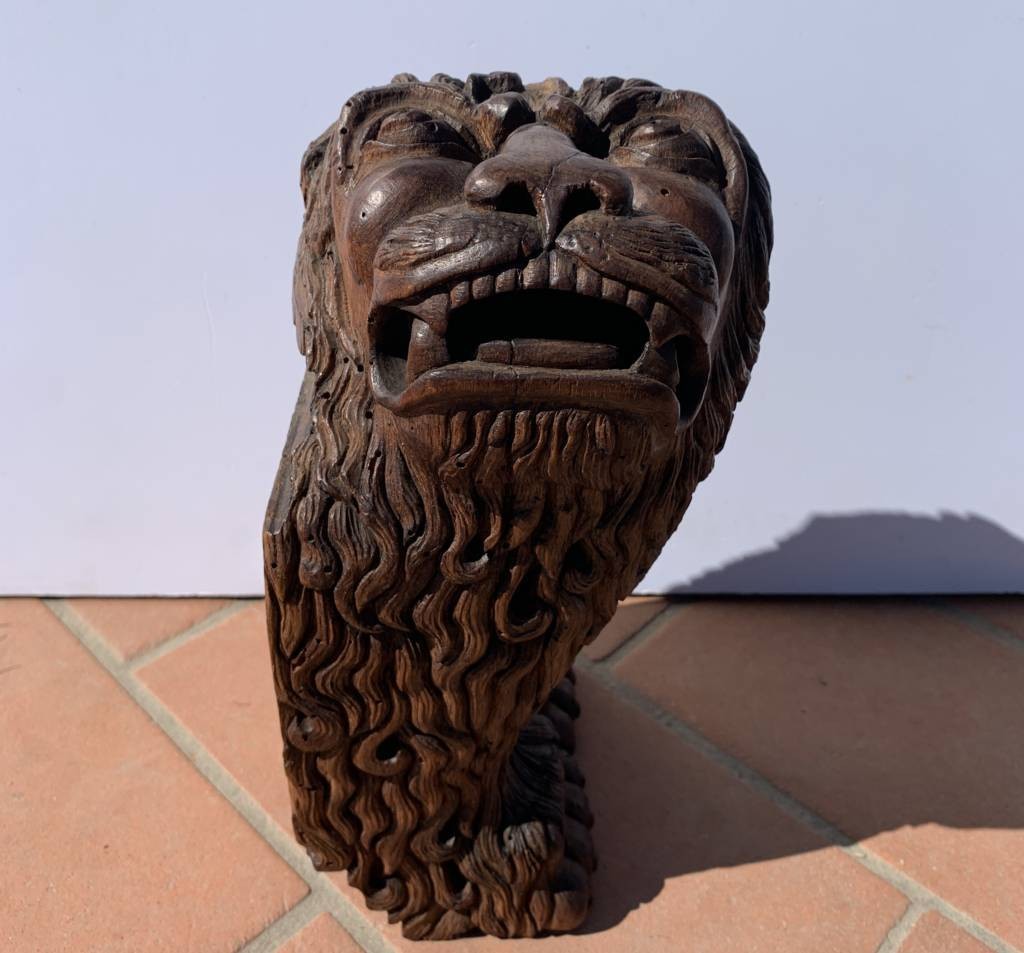 Paire de serre-livres sculptés. Venise, XVIIe siècle.-photo-4