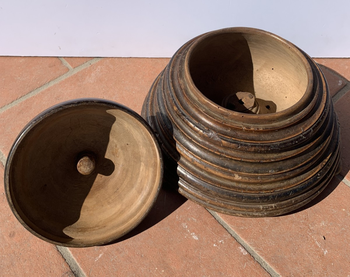 Finely Turned Wooden Box. East India Company, 17th Century.-photo-4