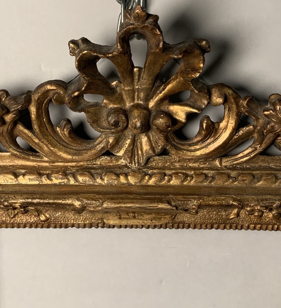 Cadre en bois sculpté et doré. Venise, XVIIIe siècle.-photo-1