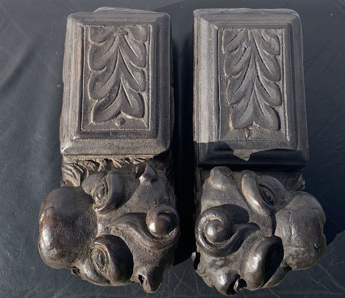 Pair Of Carved Wood Sculptures - Archaic Lions. Italy, 18th Century.-photo-4