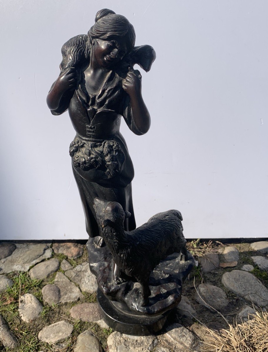 Bronze Sculpture - Shepherdess With Sheep. Italy, Late 19th Century.-photo-3
