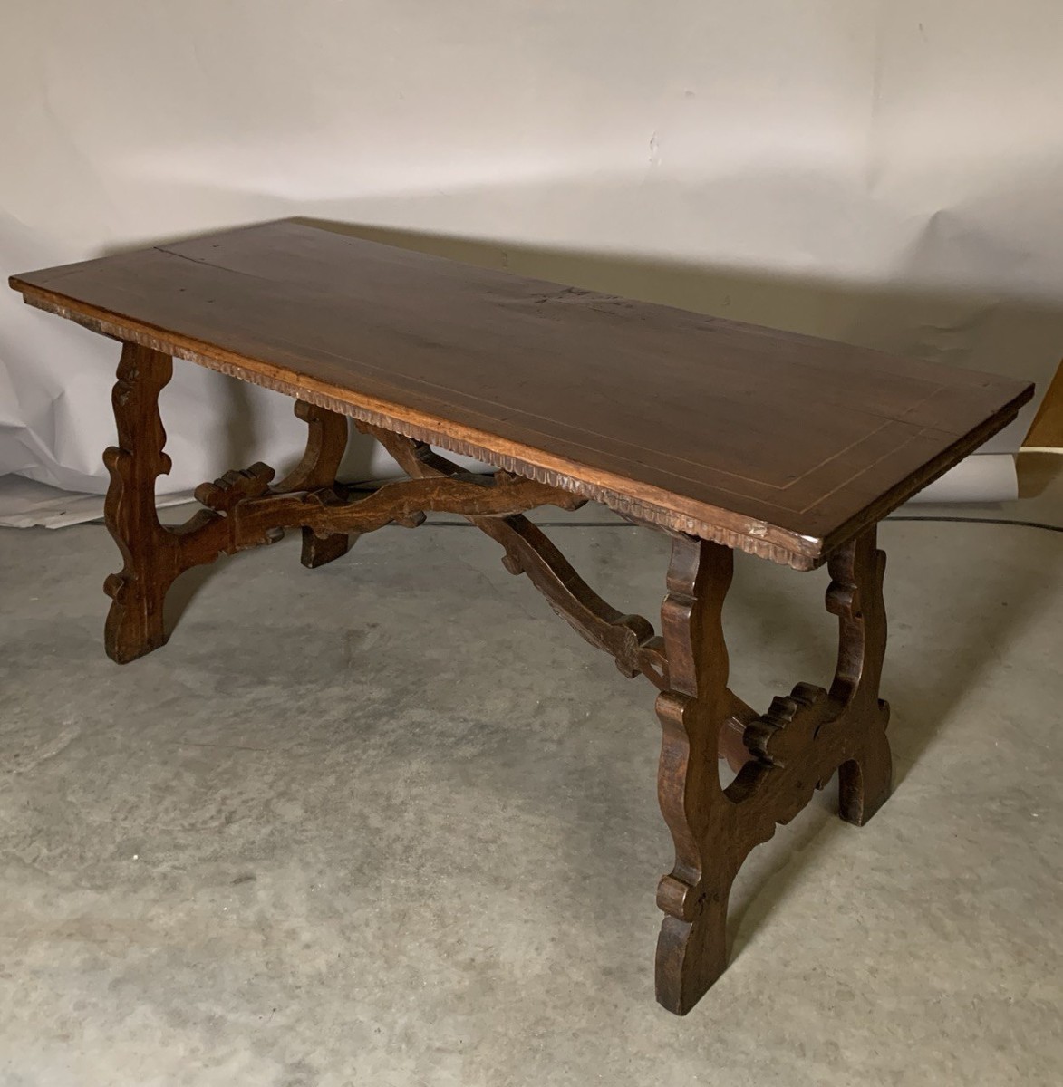 Solid Walnut Refectory Table. Italy, First Half Of The 17th Century.-photo-3