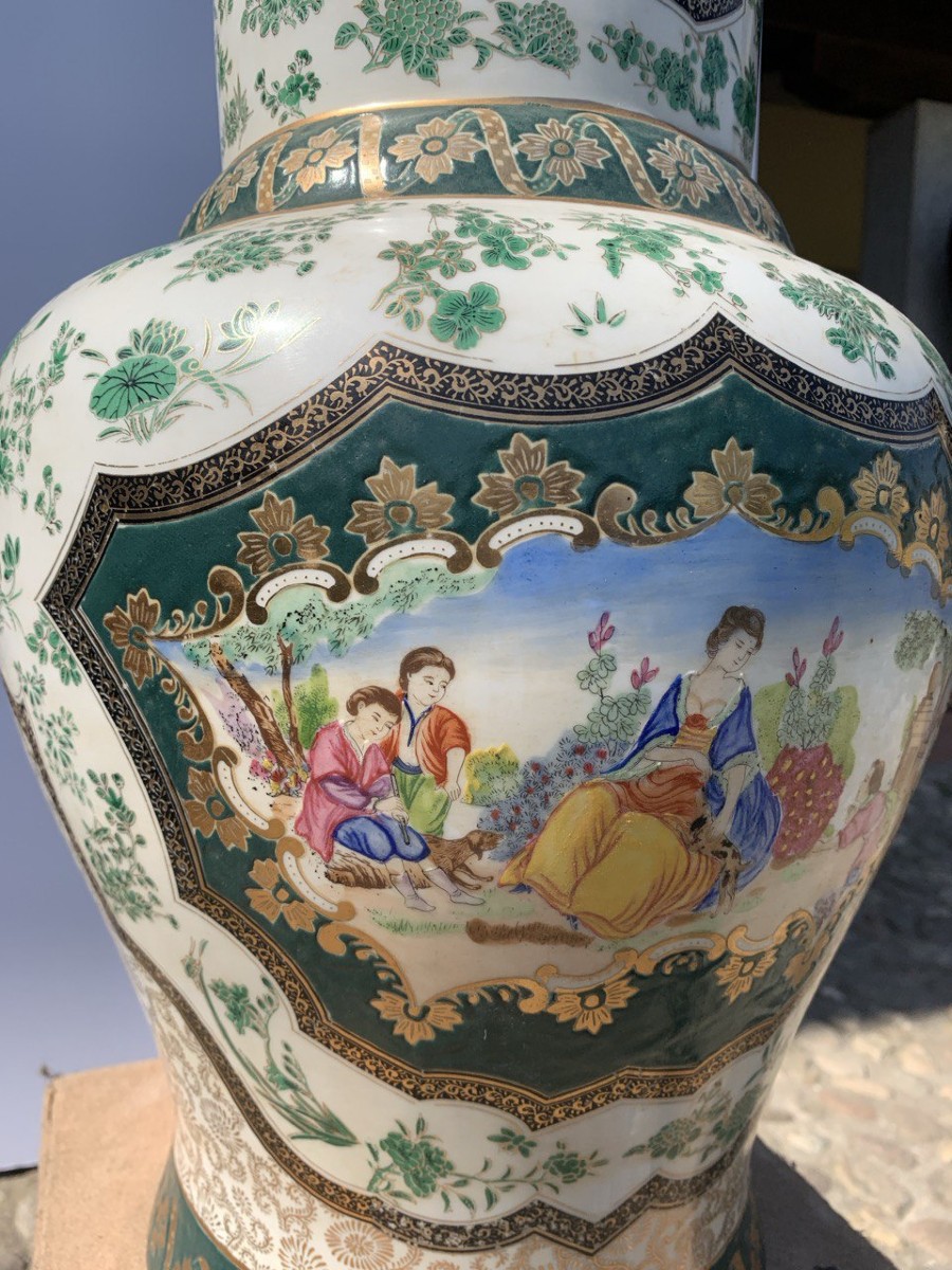 Painted Porcelain Centerpiece Vase. Canton, China, Early 20th Century.-photo-1