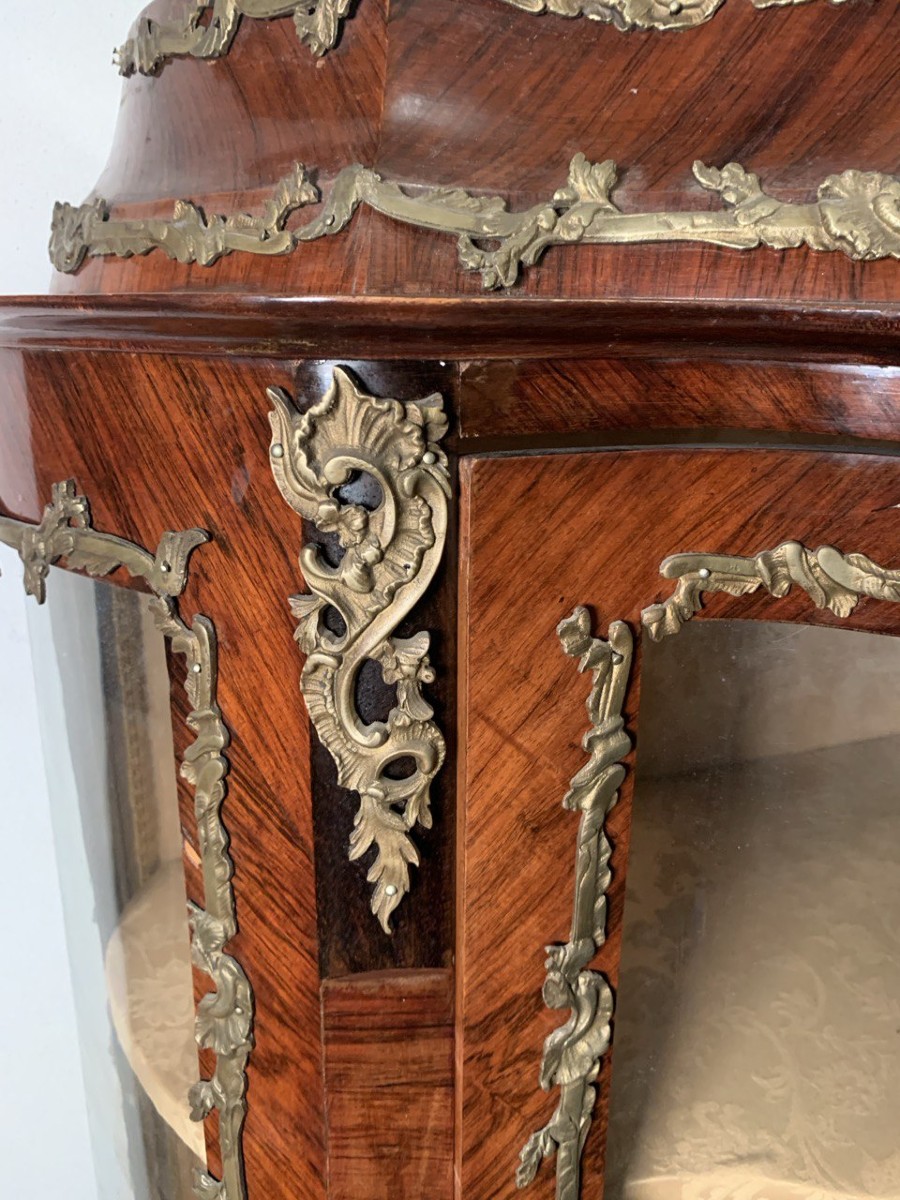 Vitrine plaquée de bois divers. France, fin du XIXe siècle.-photo-2