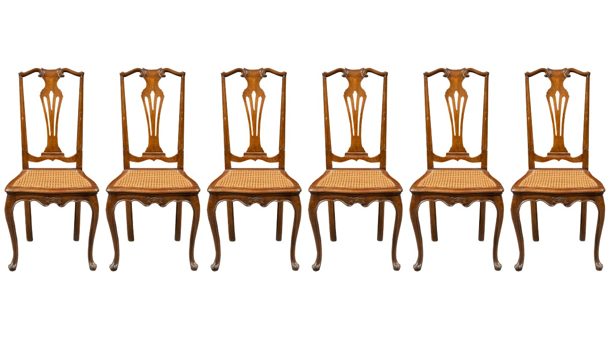 Six chaises en noyer sculpté et ajouré. Venise, fin du XIXe siècle.-photo-2