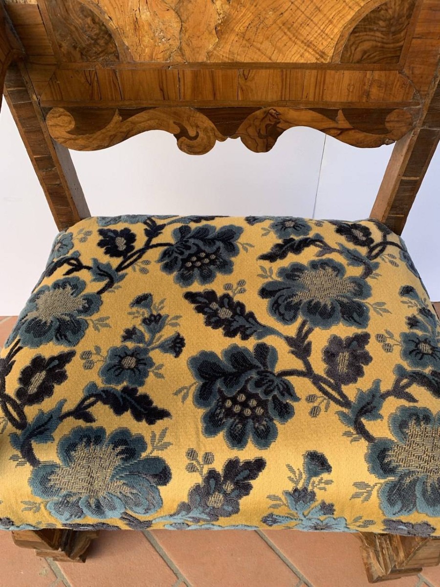 Fauteuil en bois sculpté, plaqué et incrusté. Italie, XVIIe-XVIIIe siècle.-photo-2