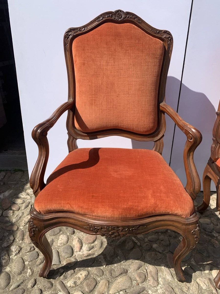 Fauteuil en noyer sculpté. Gênes, XVIIIe siècle.-photo-3