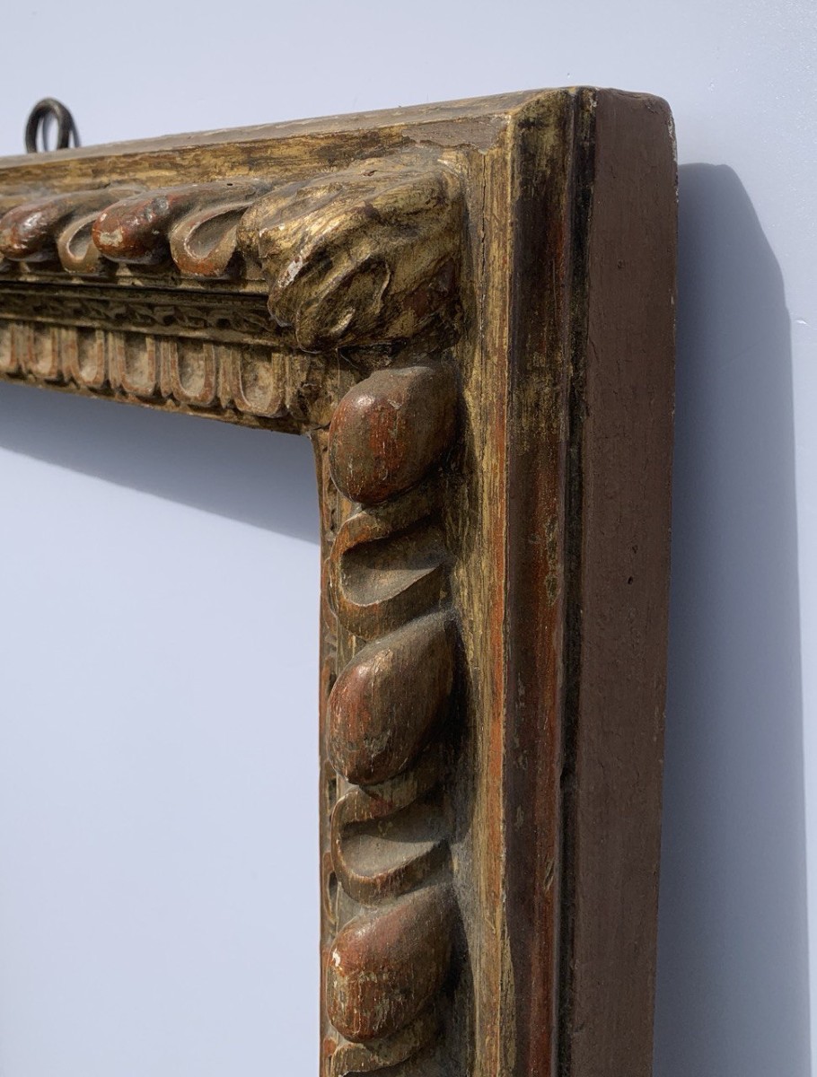 Cadre baroque en bois sculpté et doré. Toscane, XVIIe siècle.-photo-2