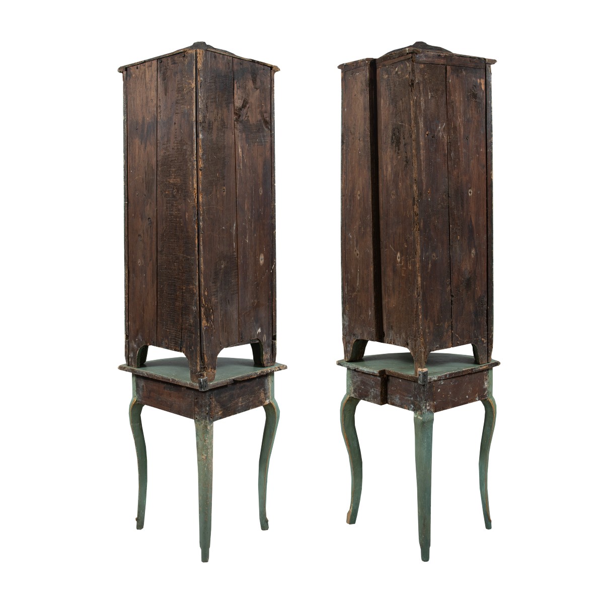 Paire de meubles d'angle en bois sculpté, laqué et peint. Piémont, XVIIIe siècle.-photo-3