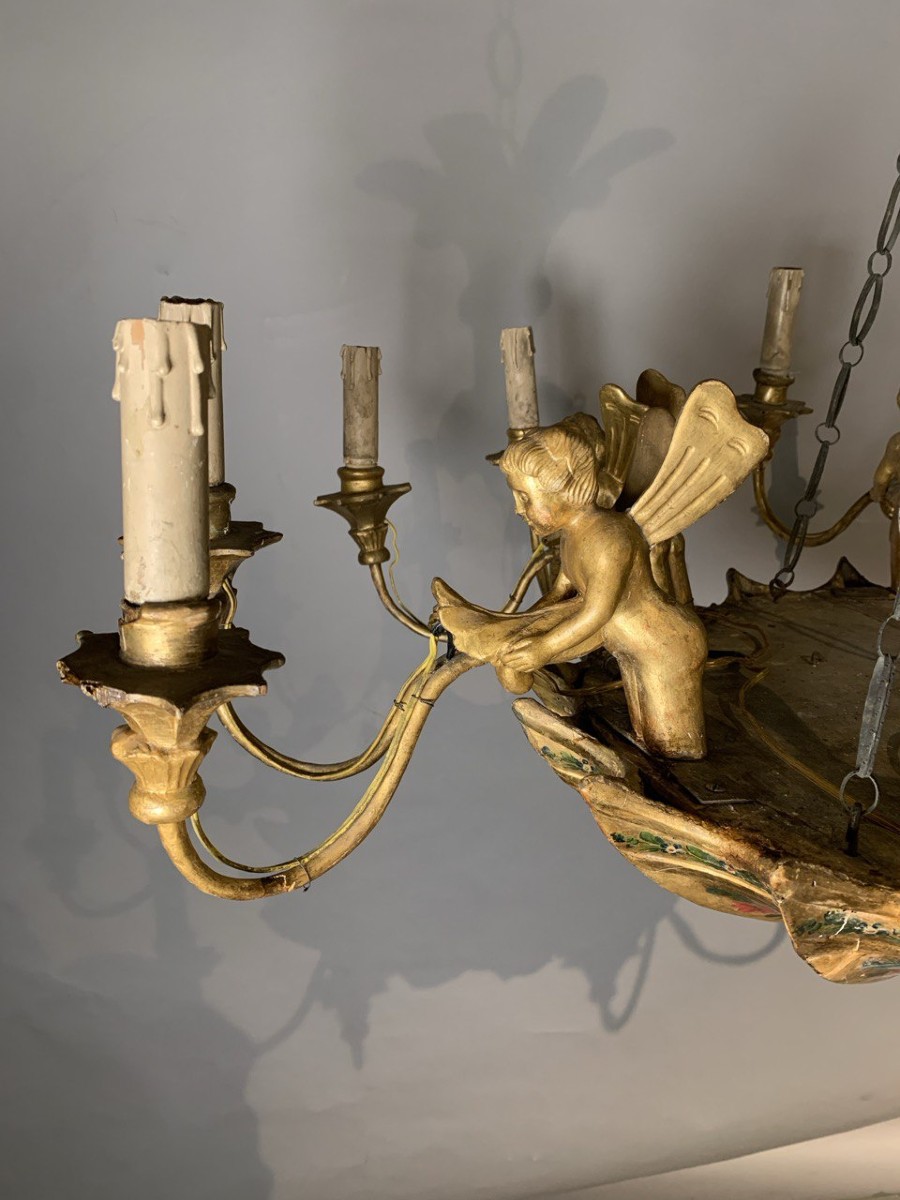 Lustre italien à douze lumières en bois sculpté, doré et peint. Début du XIXe siècle.-photo-2