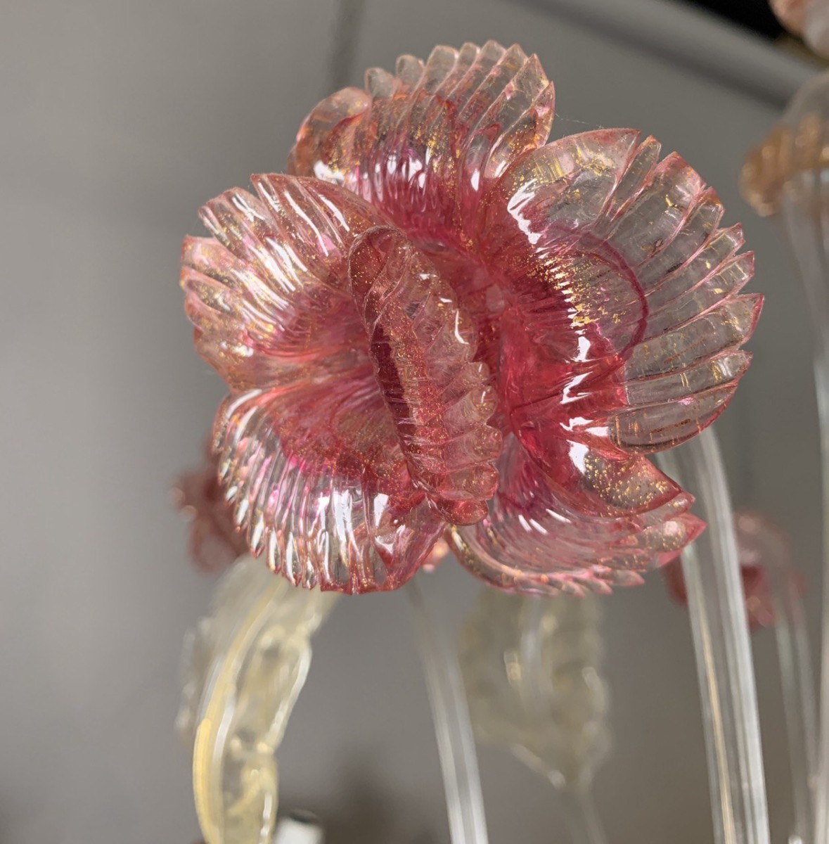 Lustre à huit lumières en verre soufflé de Murano. Italie, début du XXe siècle.-photo-2