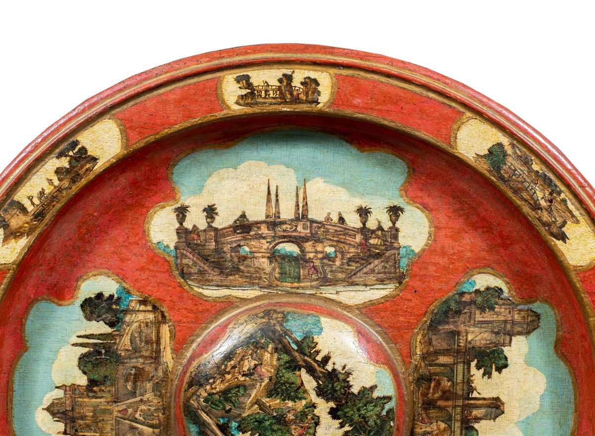 Assiette décorative en bois laqué, ornée de motifs au pochoir de style « Arte Povera ». XVIII.-photo-3