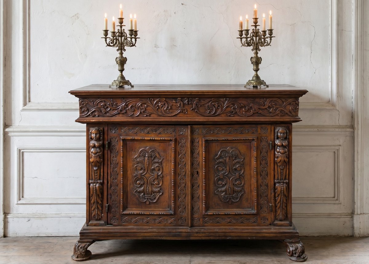 Carved Walnut Sideboard With Drop-leaf Top. Italy, 17th Century.-photo-1