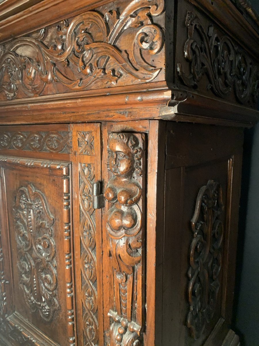 Carved Walnut Sideboard With Drop-leaf Top. Italy, 17th Century.-photo-2
