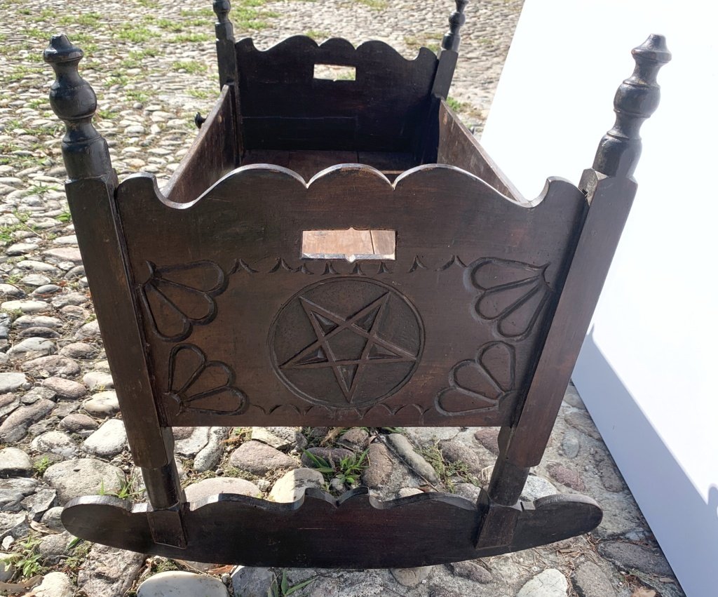 Carved Wooden Cradle. Italy, 19th Century.-photo-2