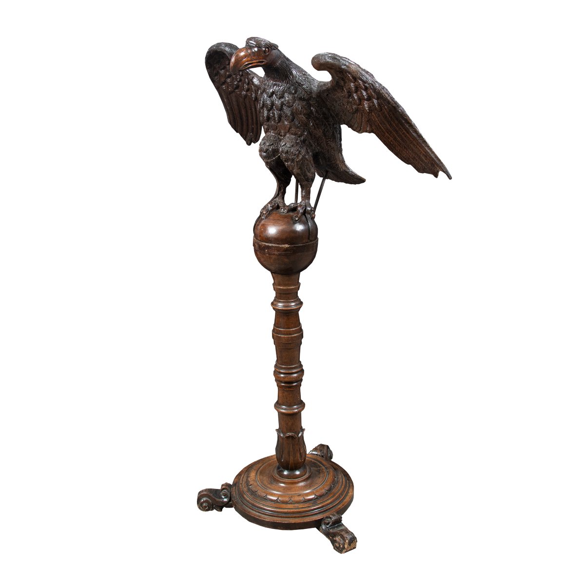 Pupitre en bois sculpté – Aigle. Italie, XIXe siècle.-photo-2