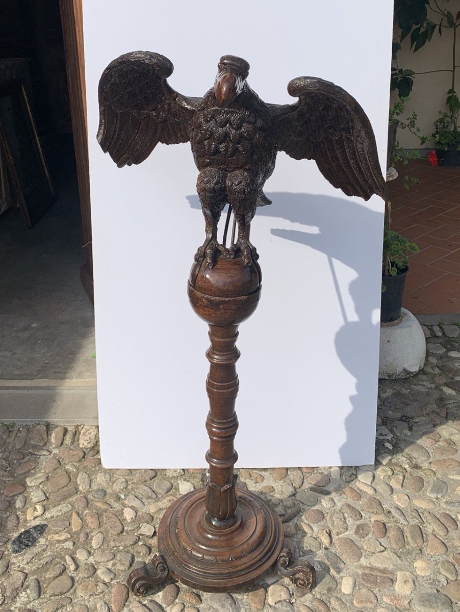Pupitre en bois sculpté – Aigle. Italie, XIXe siècle.-photo-4