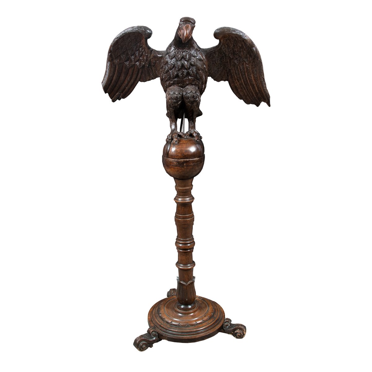 Pupitre en bois sculpté – Aigle. Italie, XIXe siècle.