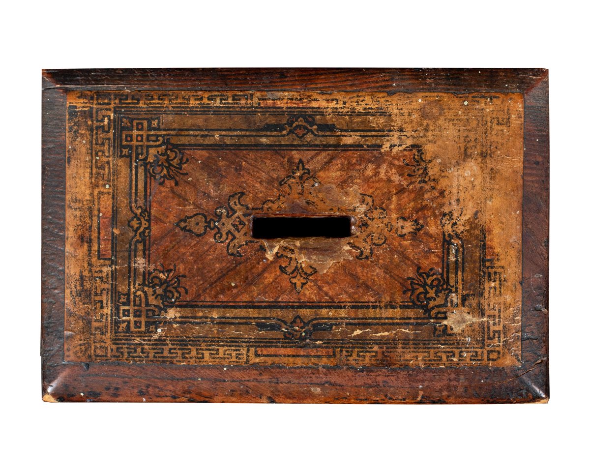 Boîte à monnaie en bois ornée d'appliqués. Italie, XIXe siècle.-photo-4