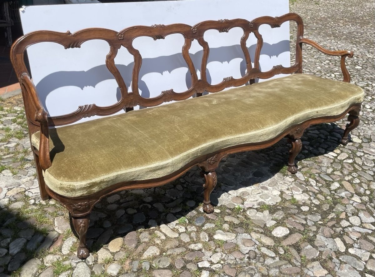 Four-seat Carved Walnut Sofa. Venice, Mid-18th Century.-photo-4