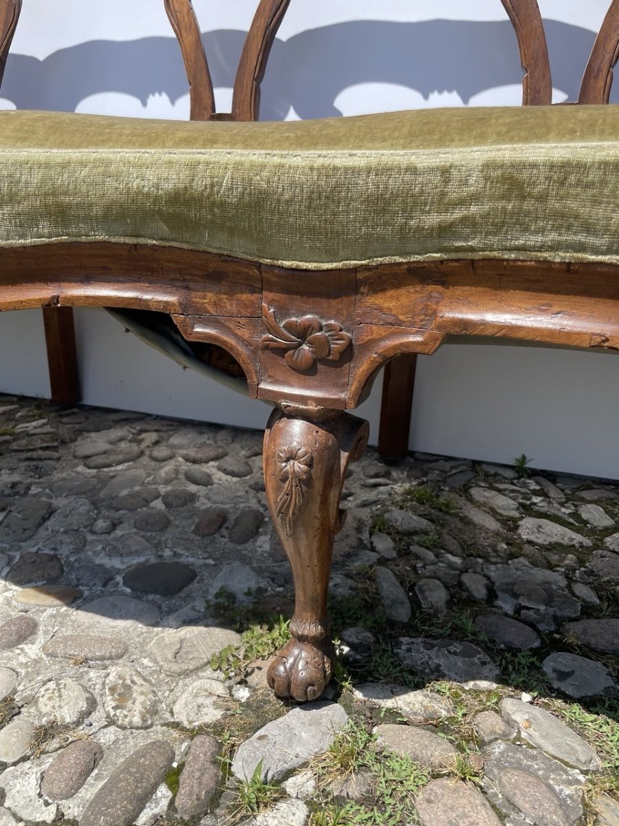 Four-seat Carved Walnut Sofa. Venice, Mid-18th Century.-photo-2