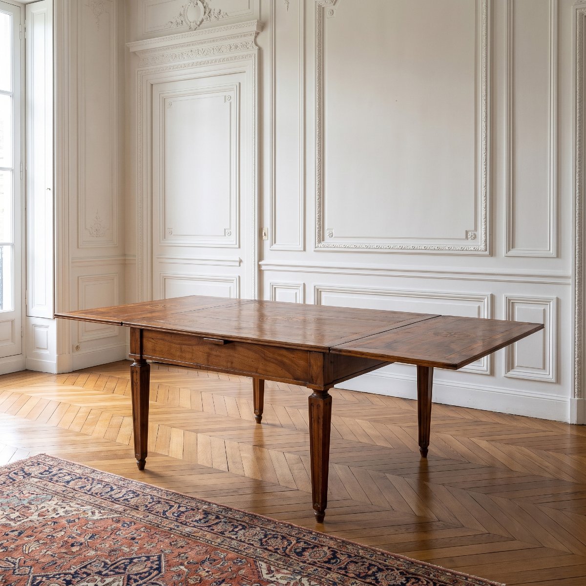 Table de salle à manger extensible en marqueterie. Plaisance, seconde moitié du XVIIIe siècle.-photo-1