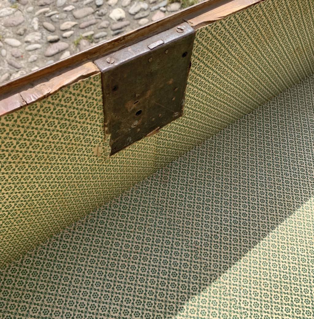 Commode en bois laqué et peint imitant le loupe. Toscane, fin du XVIIIe siècle.-photo-5