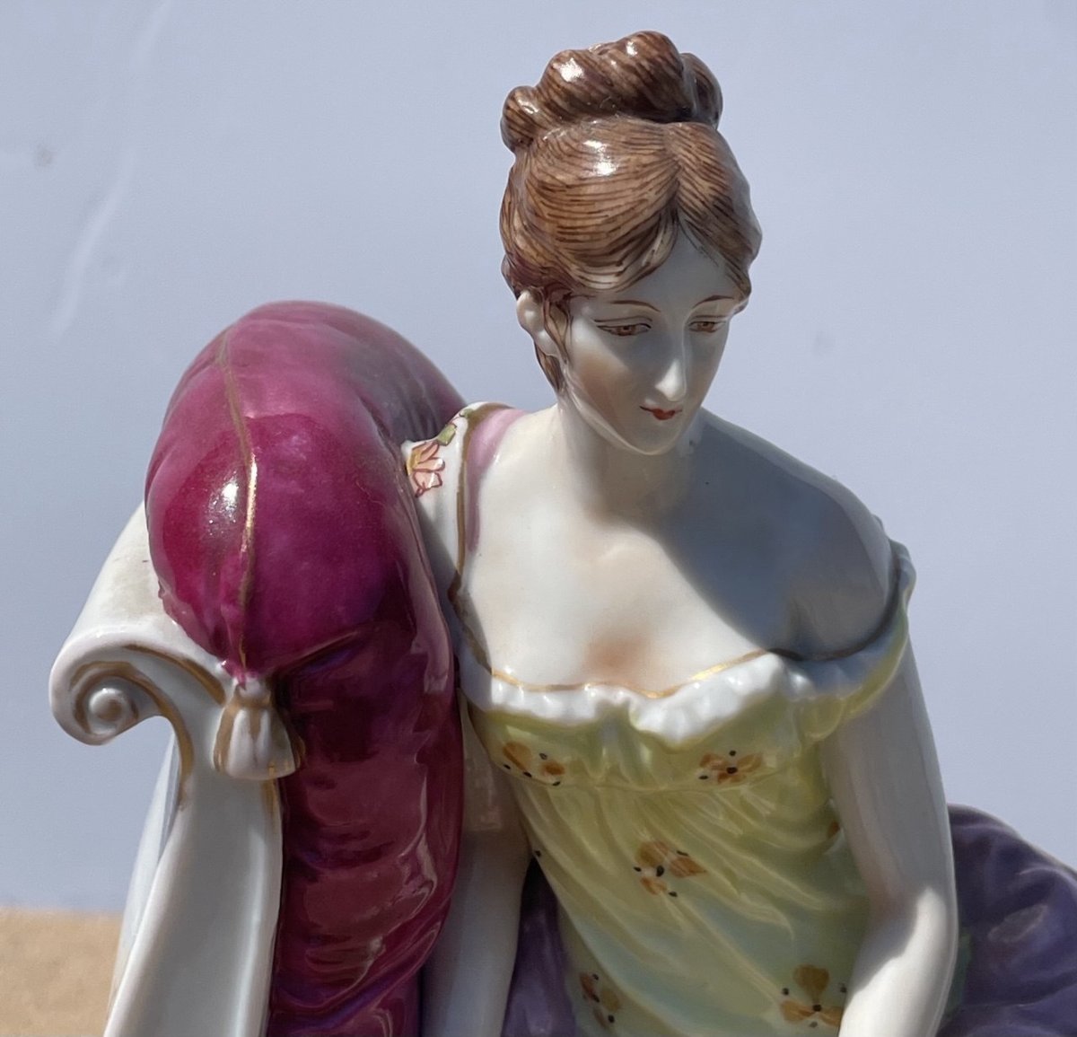 Fabrication allemande (fin du XIXe siècle) - Madame Juliette Récamier allongée sur une chaise.-photo-2