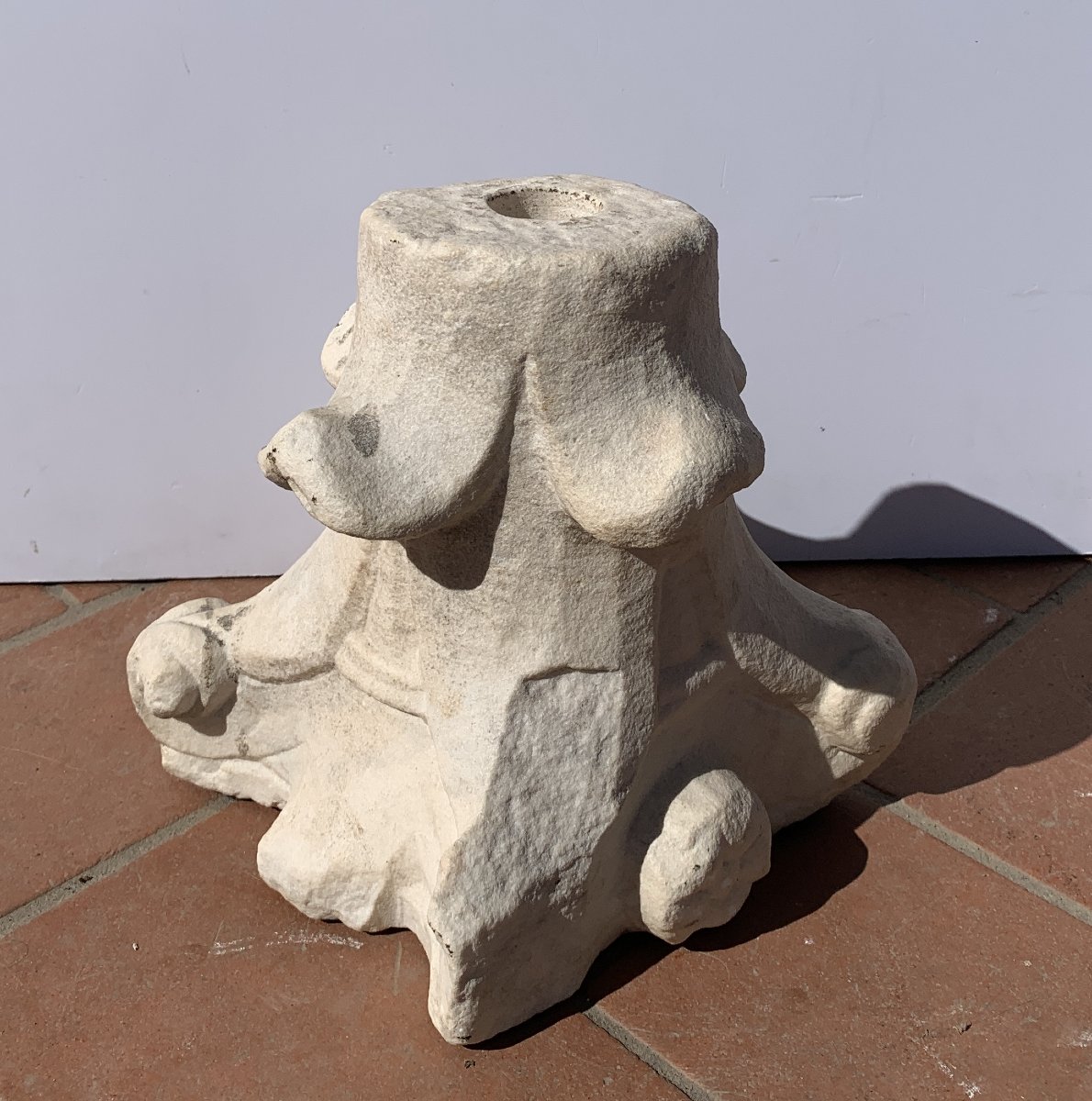 Chapiteau en pierre sculptée. Italie, XVIe-XVIIe siècle.-photo-3