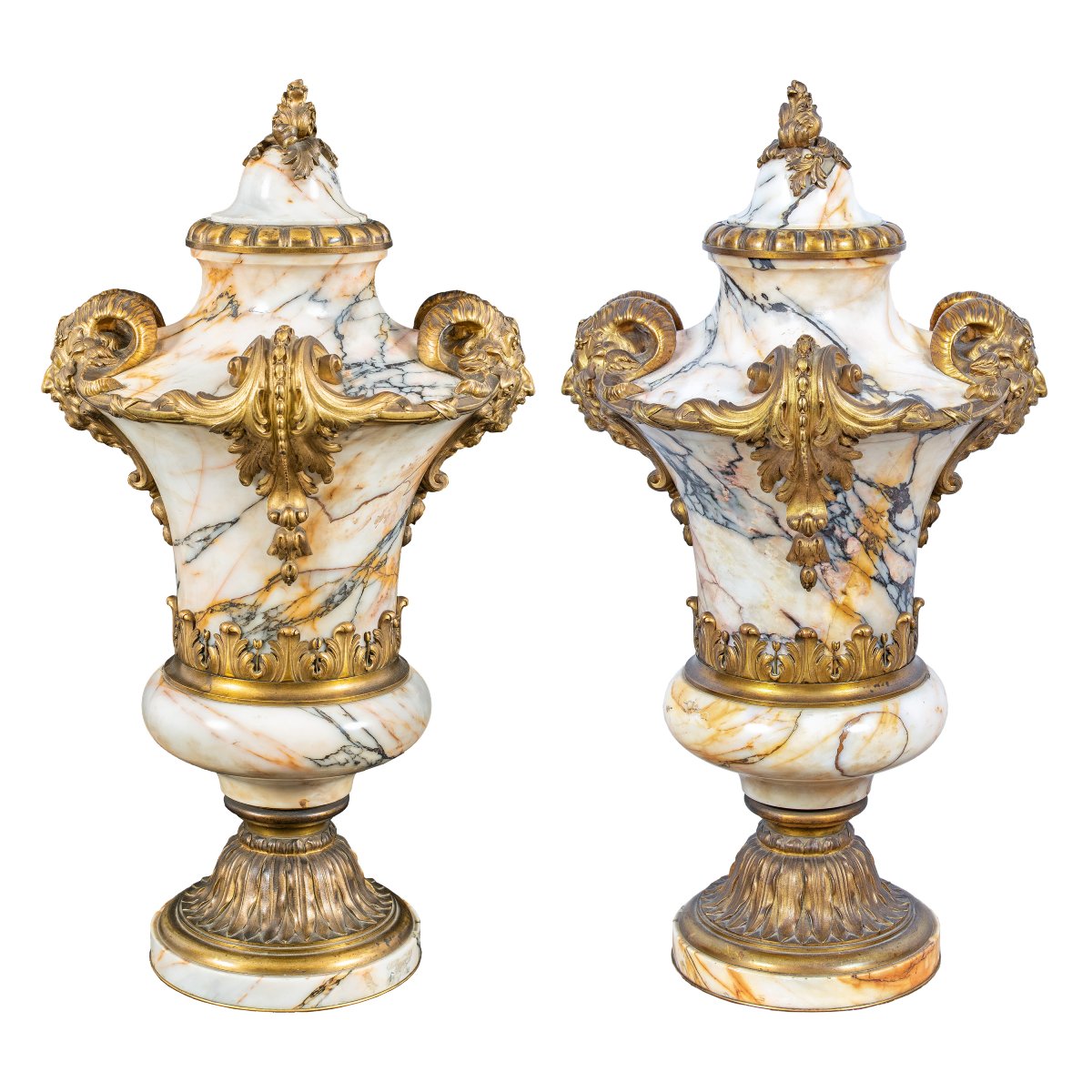 Paire de vases en marbre et bronze doré. Fonderie Susse Frères, Paris, XIXe siècle.-photo-2
